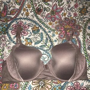 Victoria secret bra 40D